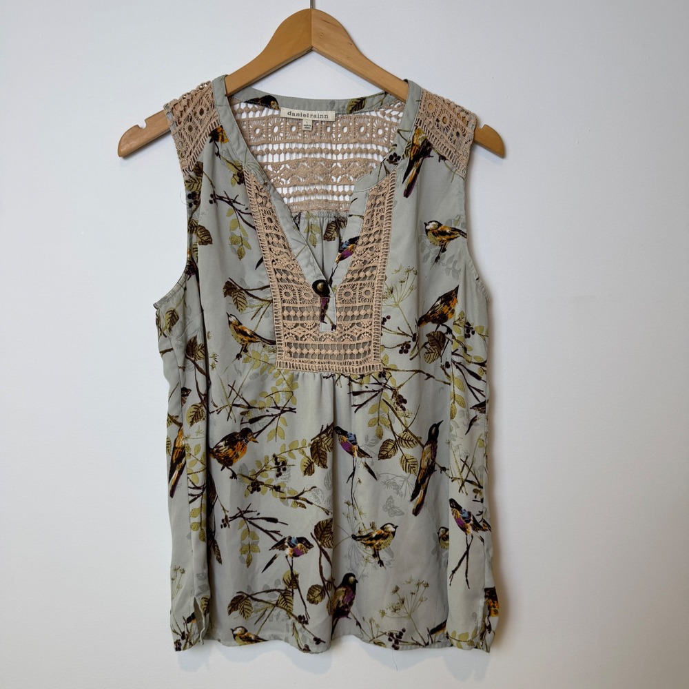Daniel Rainn Bird Print Crochet Blouse L Lace Sleeveless Cottagecore Boho Forest